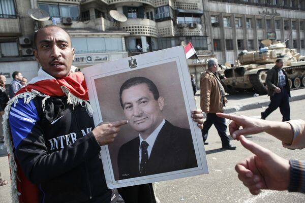 Столкновения сторонников и противников Хосни Мубарака в Каире Столкновения сторонников и противников Хосни Мубарака в Каире