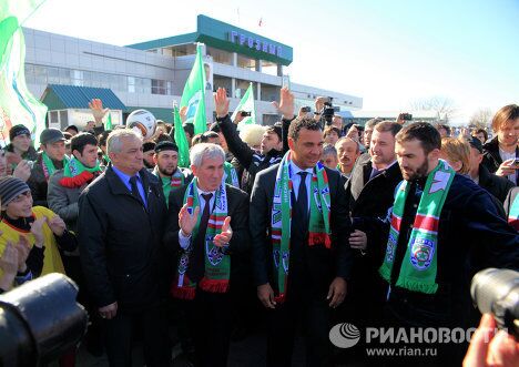 Прилет главного тренера ФК Терек Руда Гуллита в Грозный Прилет главного тренера ФК Терек Руда Гуллита в Грозный