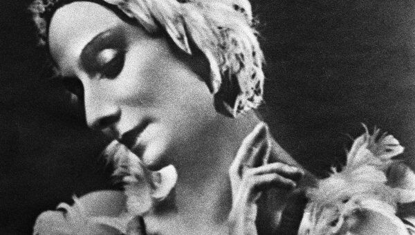 Анна Павлова в этюде Умирающий лебедь Анна Павлова в этюде Умирающий лебедь