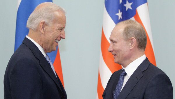 Премьер-министр РФ Владимир Путин встречается с Джозефом Байденом в Москве Премьер-министр РФ Владимир Путин встречается с Джозефом Байденом в Москве