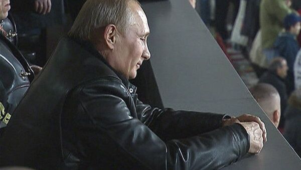 Сербские футбольные фанаты спели Путину Катюшу на стадионе Маракана Сербские футбольные фанаты спели Путину Катюшу на стадионе Маракана