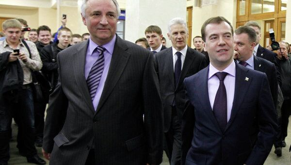 Президент РФ Д.Медведев провел встречу с преподавателями и студентами Президент РФ Д.Медведев провел встречу с преподавателями и студентами