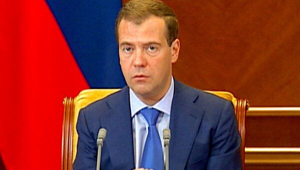 Медведев выступил за медикаментозное воздействие на педофилов Медведев выступил за медикаментозное воздействие на педофилов
