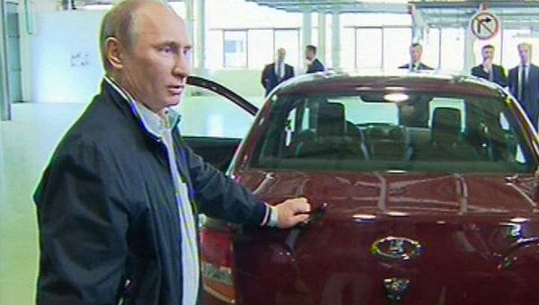 Путин испытал новую Lada Granta и посоветовал ездить на ней на дачу Путин испытал новую Lada Granta и посоветовал ездить на ней на дачу