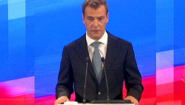 Медведев рассказал, почему не отправил в отставку Чайку и Нургалиева Медведев рассказал, почему не отправил в отставку Чайку и Нургалиева