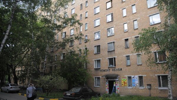 Улица Кубинка, дом 15, где снимала квартиру подозреваемая в убийстве 2-летнего ребенка Улица Кубинка, дом 15, где снимала квартиру подозреваемая в убийстве 2-летнего ребенка