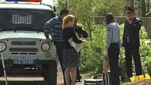 Фрагменты взорвавшегося в Астане автомобиля разлетелись на десятки метров Фрагменты взорвавшегося в Астане автомобиля разлетелись на десятки метров