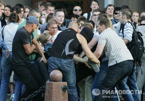 Акция белорусской оппозиции Революция через социальную сеть в Минске Акция белорусской оппозиции Революция через социальную сеть в Минске