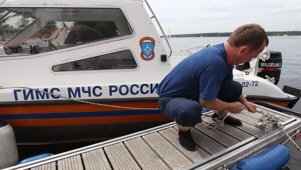 Сотрудник центрального инспекторского отделения ГИМС ГУ МЧС России. Архивное фото Сотрудник центрального инспекторского отделения ГИМС ГУ МЧС России. Архивное фото