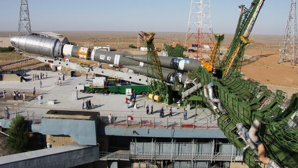 Вывоз ракеты Союз-2.1а на стартовый комплекс Байконура. Архив Вывоз ракеты Союз-2.1а на стартовый комплекс Байконура. Архив