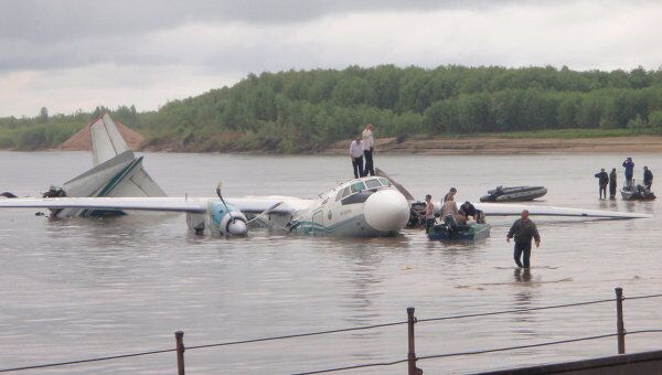 Самолет Ан-24 совершил аварийную посадку в Томской области Самолет Ан-24 совершил аварийную посадку в Томской области