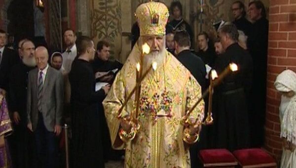 Божественная литургия в честь 450-летия храма Василия Блаженного Божественная литургия в честь 450-летия храма Василия Блаженного