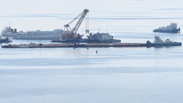 Два плавучих крана готовятся начать подъем теплохода Булгария Два плавучих крана готовятся начать подъем теплохода Булгария