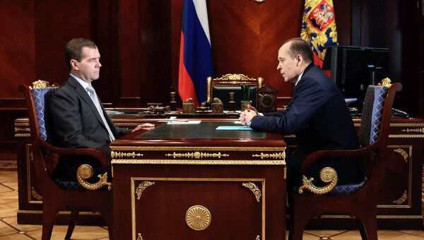 Встреча президента РФ Дмитрия Медведева с директором Федеральной службы безопасности РФ Александром Бортниковым Встреча президента РФ Дмитрия Медведева с директором Федеральной службы безопасности РФ Александром Бортниковым