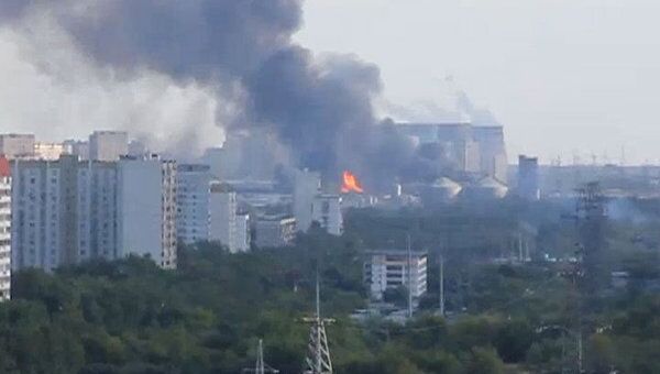 Крупный пожар на складе на юге Москвы. Видео очевидца Крупный пожар на складе на юге Москвы. Видео очевидца