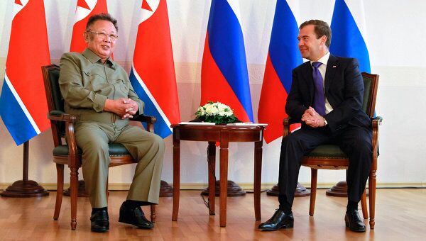 Президент РФ Д.Медведев встретился с лидером Северной Кореи Ким Чен Иром Президент РФ Д.Медведев встретился с лидером Северной Кореи Ким Чен Иром