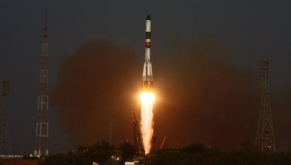 Запуск РН Союз-У с грузовым кораблем Прогресс М-12М Запуск РН Союз-У с грузовым кораблем Прогресс М-12М