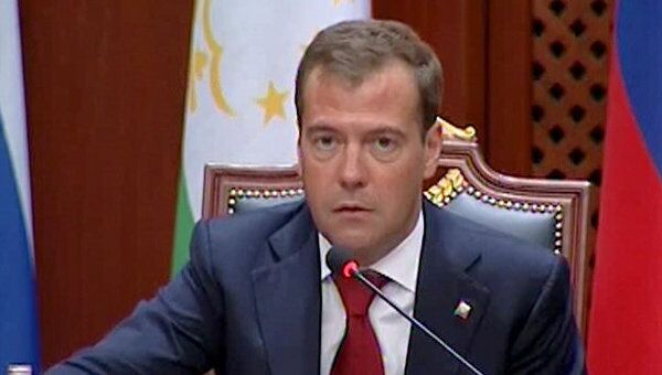 Медведев намерен оставить военную базу РФ в Таджикистане еще на 49 лет Медведев намерен оставить военную базу РФ в Таджикистане еще на 49 лет