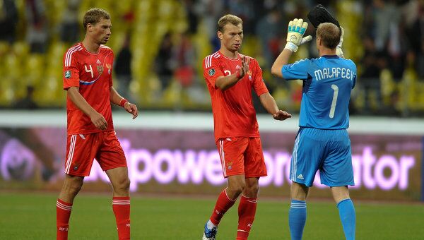 Алексей Березуцкий, Василий Березуцкий и Вячеслав Малафеев (слева направо) Алексей Березуцкий, Василий Березуцкий и Вячеслав Малафеев (слева направо)
