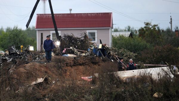 На месте крушения самолета Як-42 в поселке Туношна продолжаются работы На месте крушения самолета Як-42 в поселке Туношна продолжаются работы