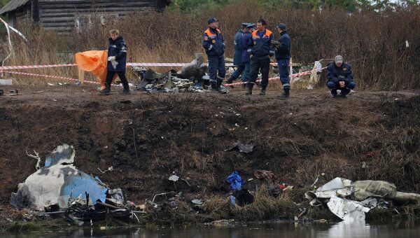 На месте крушения самолета Як-42 в поселке Туношна продолжаются работы На месте крушения самолета Як-42 в поселке Туношна продолжаются работы