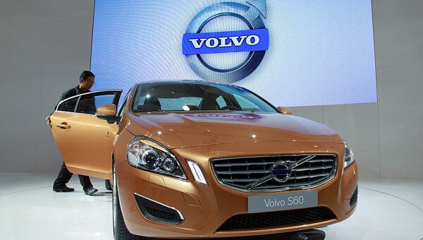 Автомобиль Volvo S60. Архивное фото Автомобиль Volvo S60. Архивное фото