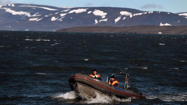 Экспедиция морского спасательного буксира МЧС Неотразимый в район архипелага Новая Земля Экспедиция морского спасательного буксира МЧС Неотразимый в район архипелага Новая Земля