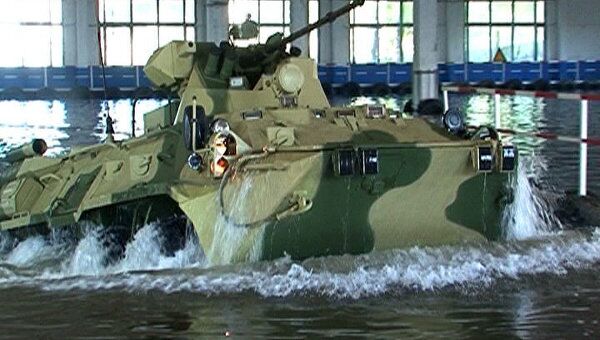 БТР-82А способен держаться на плаву и поражать цели на полном ходу БТР-82А способен держаться на плаву и поражать цели на полном ходу