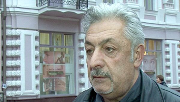 Что послужило основной причиной разгона Верховного совета в 1993 году? Что послужило основной причиной разгона Верховного совета в 1993 году?