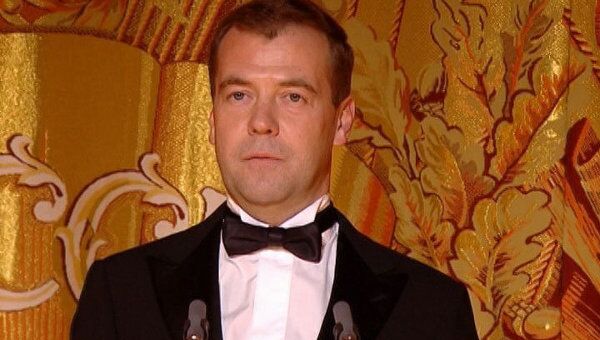Медведев назвал Большой театр самым великим российским брендом Медведев назвал Большой театр самым великим российским брендом
