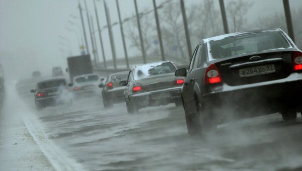 На автотрассе в метель На автотрассе в метель