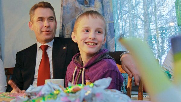 Уполномоченный при Президенте РФ по правам ребенка Павел Астахов навестил Артема Савельева Уполномоченный при Президенте РФ по правам ребенка Павел Астахов навестил Артема Савельева