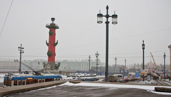 Вид на Дворцовый мост со стороны Стрелки Васильевского острова. Архив Вид на Дворцовый мост со стороны Стрелки Васильевского острова. Архив