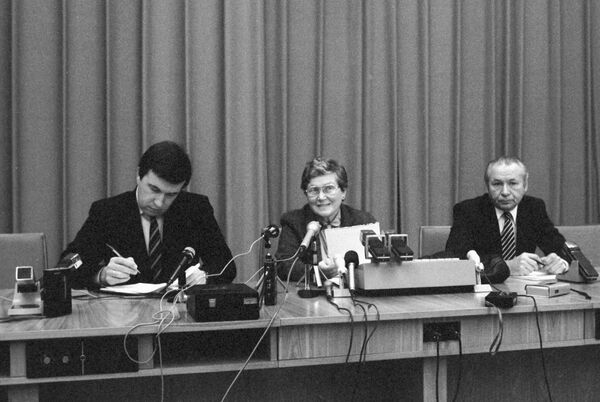 Встреча С. И. Аллилуевой с советскими и иностранными журналистами Встреча С. И. Аллилуевой с советскими и иностранными журналистами
