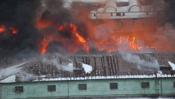 Пожар на складах с одеждой в Екатеринбурге Пожар на складах с одеждой в Екатеринбурге