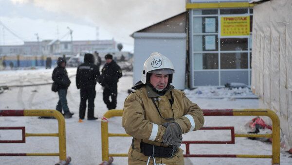 Пожар на вещевых складах в Екатеринбурге локализован Пожар на вещевых складах в Екатеринбурге локализован