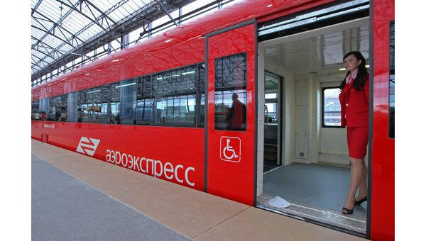 Электропоезд, который следует по маршруту Савеловский вокзал – Шереметьево Электропоезд, который следует по маршруту Савеловский вокзал – Шереметьево