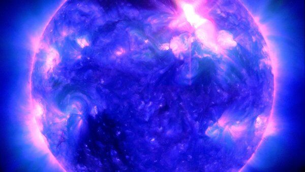Вспышка на Солнце 23 января 2011 года, снимок солнечной обсерватории SDO Вспышка на Солнце 23 января 2011 года, снимок солнечной обсерватории SDO