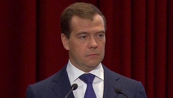 Медведев требует от полиции немедленной реакции на жалобы избирателей Медведев требует от полиции немедленной реакции на жалобы избирателей