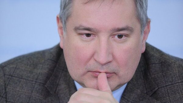 Дмитрий Рогозин на совещании по развитию оборонно-промышленного комплекса РФ Дмитрий Рогозин на совещании по развитию оборонно-промышленного комплекса РФ