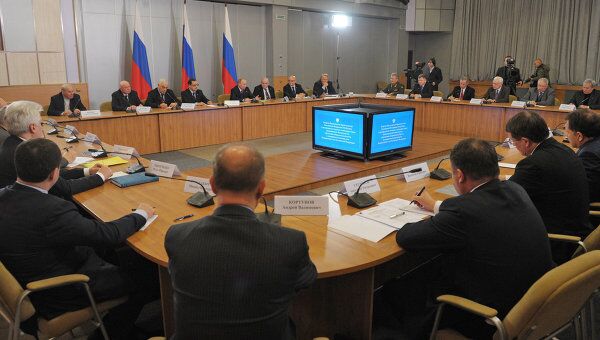 Премьер-министр РФ Владимир Путин на встрече в Доме ученых в городе Саров Премьер-министр РФ Владимир Путин на встрече в Доме ученых в городе Саров