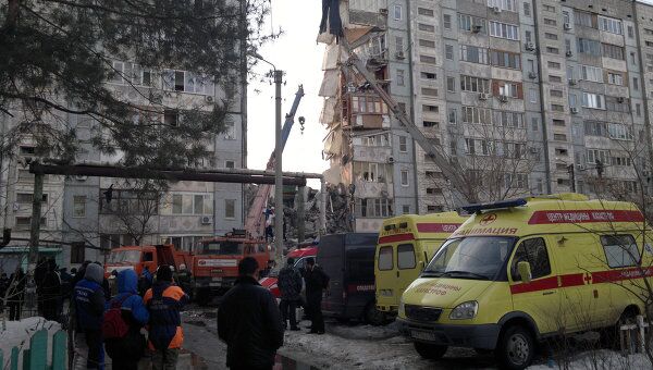 В Астрахани из-за взрыва газа обрушился подъезд жилого дома В Астрахани из-за взрыва газа обрушился подъезд жилого дома