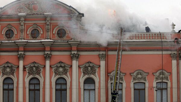 Пожар во дворце Белосельских-Белозерских в Санкт-Петербурге Пожар во дворце Белосельских-Белозерских в Санкт-Петербурге