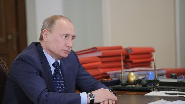 Премьер-министр РФ В.Путин встретился с министром культуры РФ А.Авдеевым Премьер-министр РФ В.Путин встретился с министром культуры РФ А.Авдеевым