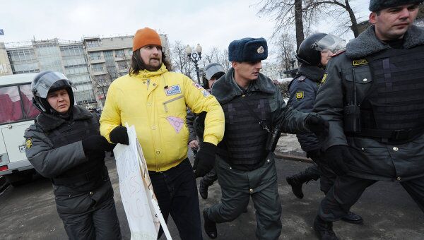 Акция оппозиции на Пушкинской площади Акция оппозиции на Пушкинской площади