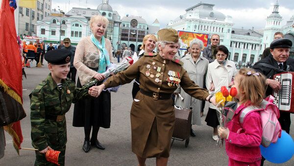 В День Победы на улицах Москвы. Архив В День Победы на улицах Москвы. Архив
