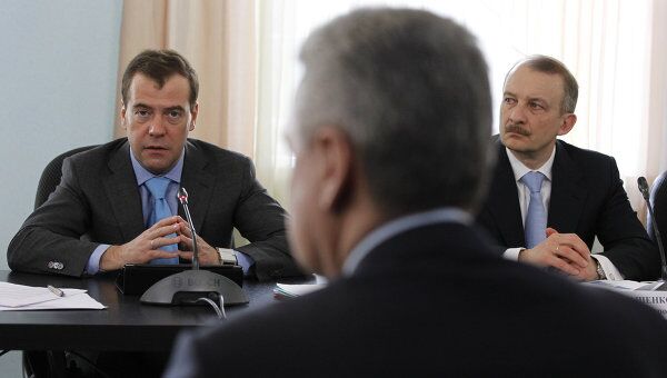 Д.Медведев провел заседание по вопросам коррупции в ситуационном центре ГИБДД по Москве Д.Медведев провел заседание по вопросам коррупции в ситуационном центре ГИБДД по Москве