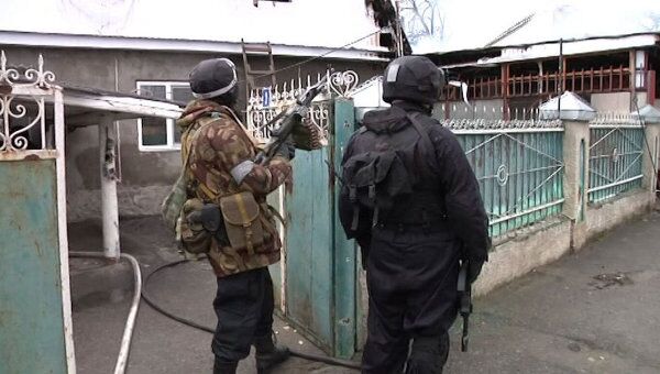 Уничтожение главаря бандподполья в Нальчике. Кадры спецоперации Уничтожение главаря бандподполья в Нальчике. Кадры спецоперации