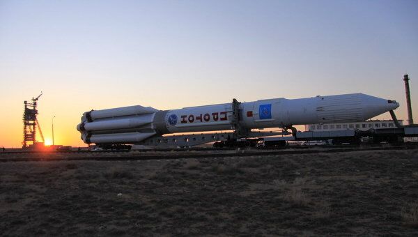 Вывоз на старт ракеты-носителя (РН) Протон. Архив Вывоз на старт ракеты-носителя (РН) Протон. Архив