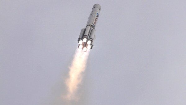Пуск ракеты с российским спутником военного назначения. Архивное фото Пуск ракеты с российским спутником военного назначения. Архивное фото